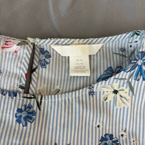 H&M Pinstripe Floral Tie Sleeve Blouse Womens Size 14 100% Cotton Short Sleeve - Picture 5 of 7